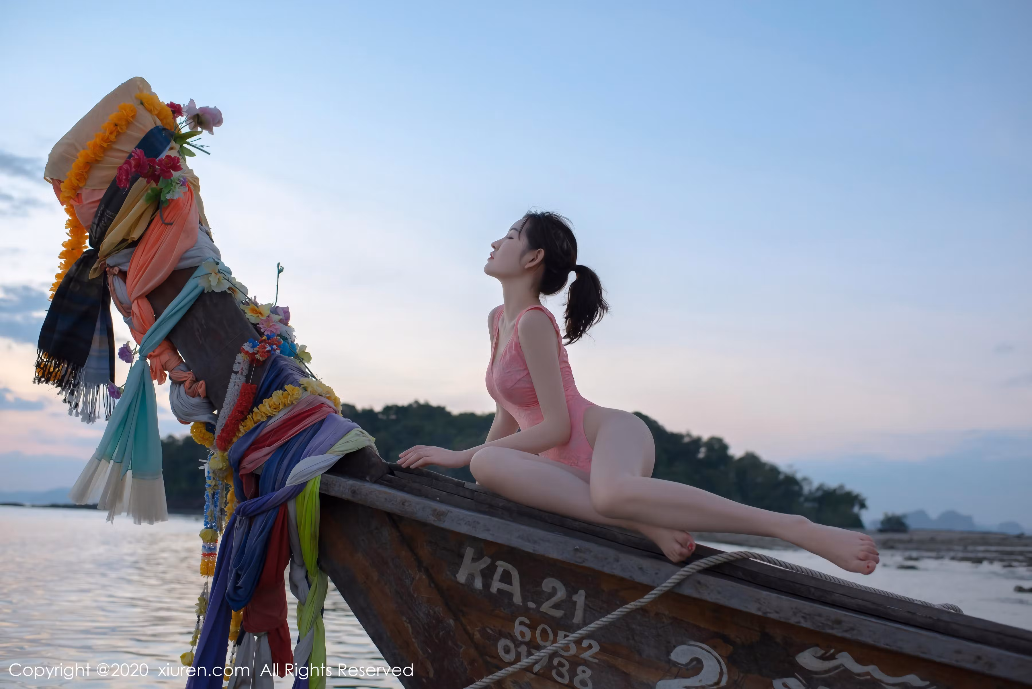 沈梦瑶泳装